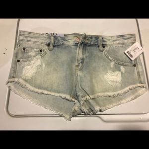 NWT Urban Outfitters - Jean shorts